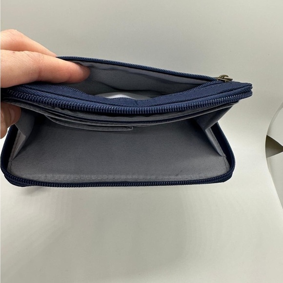 Travelon Zip Around Navy Blue Wallet Wristlet 4x6.5” Coin Section on Outside EUC - Picture 3 of 9